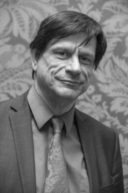Pr Robert  Carlier